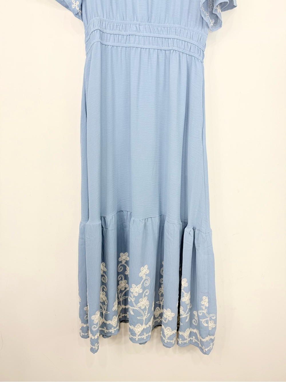 Simplee Blue White Floral Embroidery V Neck Smock Waist Short Sleeve Maxi Dress - Picture 4 of 13
